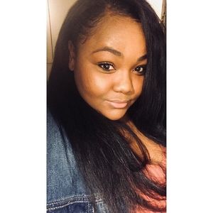 Meet your Posher, Janay